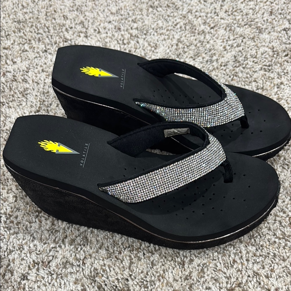 Volatile women’s glimpse wedge sandals SZ 9